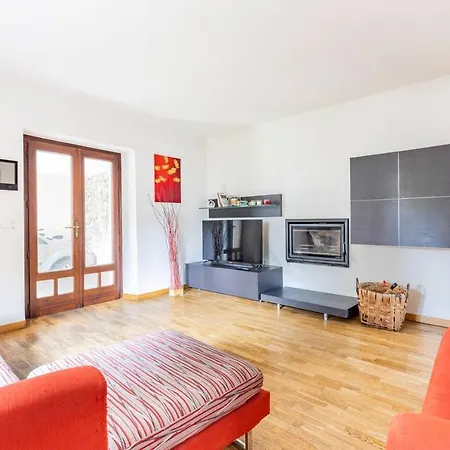 La Casa Del Pozzo Holiday home *